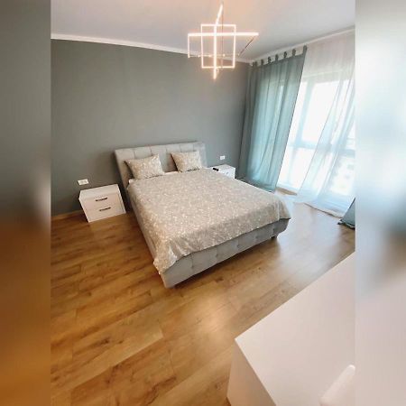 Plazza Studio Bucharest Luaran gambar