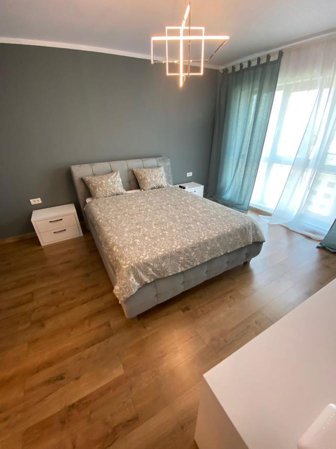 Plazza Studio Bucharest Luaran gambar